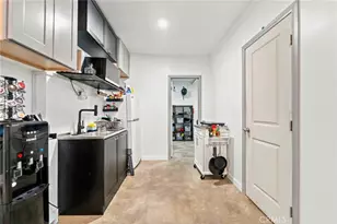 1113 E 85th, Los Angeles, CA 90001 - Photo 9