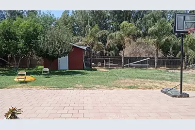 1633 Sunup, Riverside, CA 92501 - Photo 9