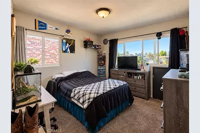17359 Hawthorne Avenue, Fontana, CA 92335 - Photo 9