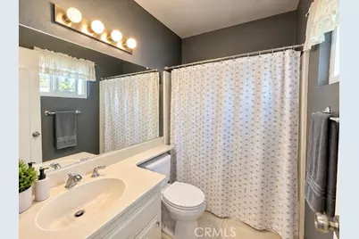 10045 Karmont, South Gate, CA 90280 - Photo 9