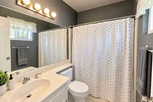 10045 Karmont, South Gate, CA 90280 - Photo 9