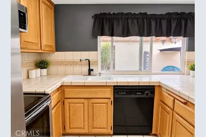 10045 Karmont, South Gate, CA 90280 - Photo 5