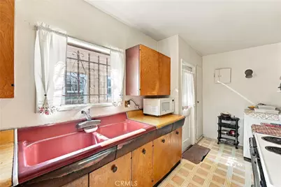 7819 Dalton, Los Angeles, CA 90047 - Photo 15