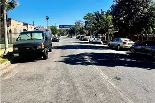 1081 W 39th, Los Angeles, CA 90037 - Photo 3