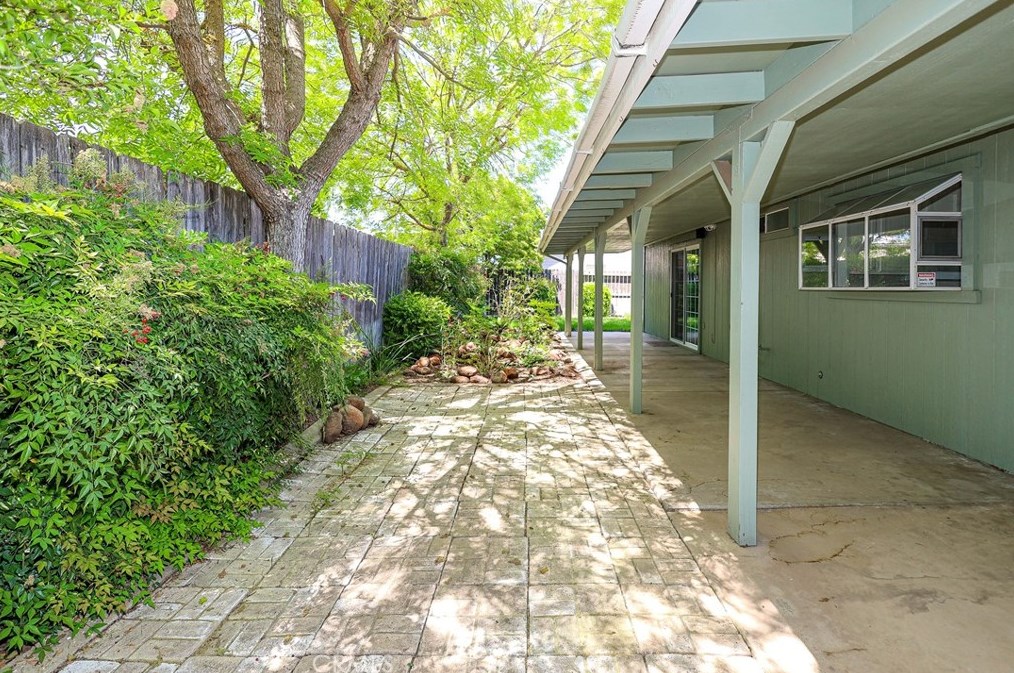 2869 St Thomas Ct, Merced CA  95348-3370 exterior