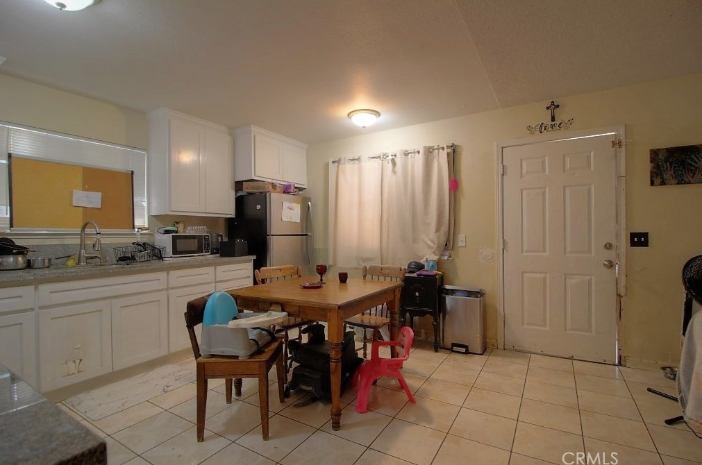 6942 Center St, Winton CA  95388-9395 exterior