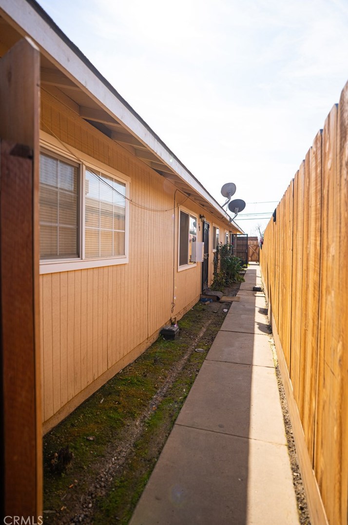 70 12th St, Merced CA  95341-6241 exterior
