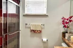 9200 Hunters Creek Way, Chowchilla, CA 93610 - Photo 11