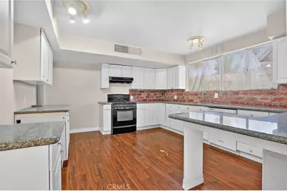 1733 Crestmont, Bakersfield, CA 93306 - Photo 5