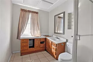 1733 Crestmont, Bakersfield, CA 93306 - Photo 23