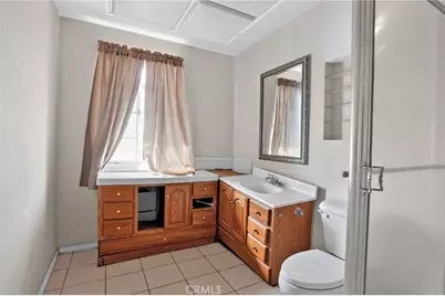 1733 Crestmont, Bakersfield, CA 93306 - Photo 23