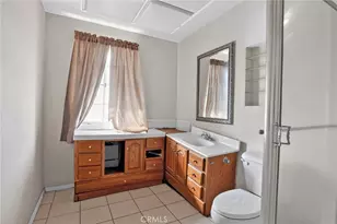 1733 Crestmont, Bakersfield, CA 93306 - Photo 23