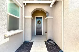 1164 Barcelona, Livingston, CA 95334 - Photo 5