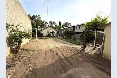 230 W 18th, Merced, CA 95340 - Photo 25