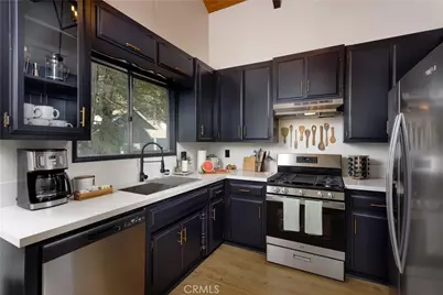 825 Lake View Lane, Twin Peaks, CA 92391 - Photo 9