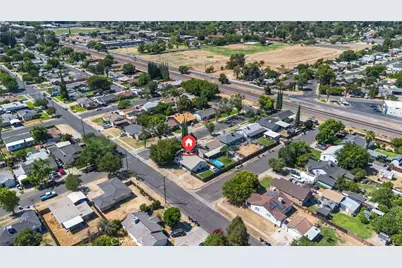 1399 E 23rd St, Merced, CA 95340 - Photo 3