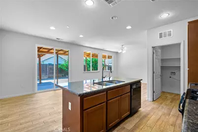 737 Fume Blanc Court, Los Banos, CA 93635 - Photo 9