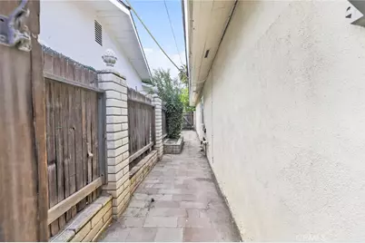 3804 Laverne, Bakersfield, CA 93309 - Photo 13