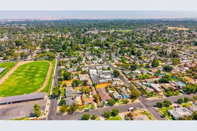 209 E 18th, Merced, CA 95340 - Photo 9
