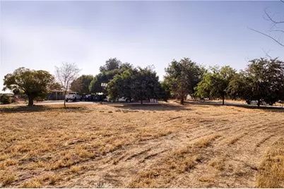 7880 S McMullin Grade, Fresno, CA 93706 - Photo 13