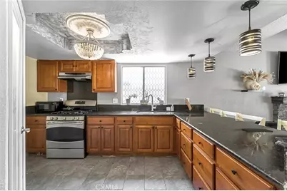 4883 E Geary Street, Fresno, CA 93725 - Photo 9