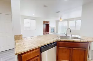 2555 S Lind, Fresno, CA 93725 - Photo 13