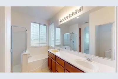 2555 S Lind, Fresno, CA 93725 - Photo 15