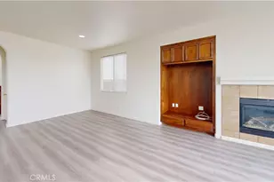 2555 S Lind, Fresno, CA 93725 - Photo 9