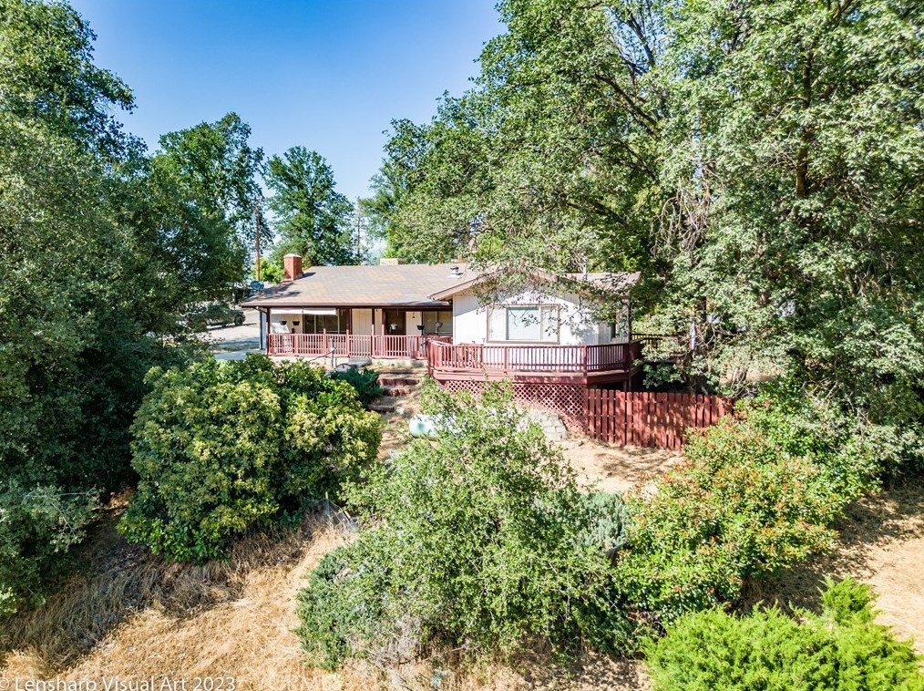 49616 Pierce Dr, Oakhurst CA  93644-8725 exterior