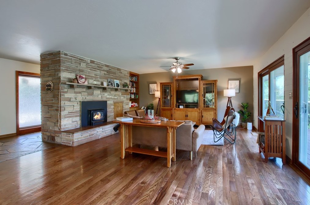 39210 Road 425b, Oakhurst CA  93644-8850 exterior