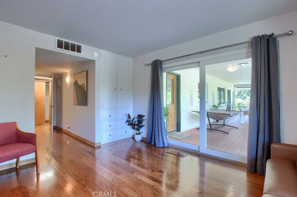 39210 Road 425b, Oakhurst CA  93644-8850 exterior