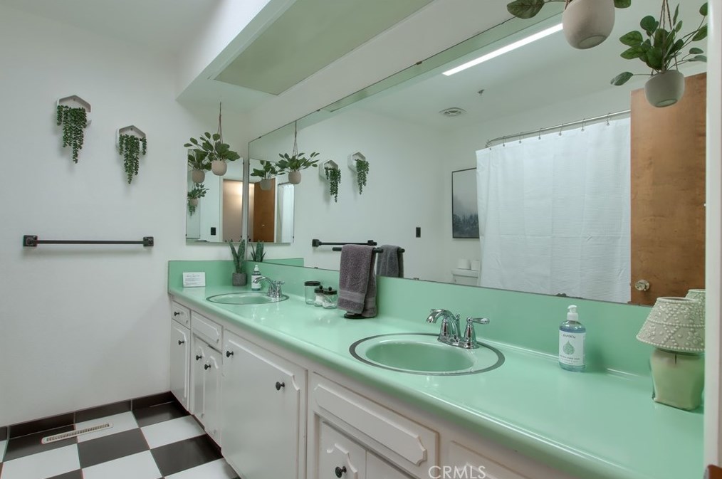 39210 Road 425b, Oakhurst CA  93644-8850 exterior