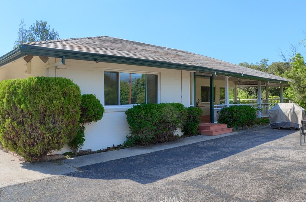 39210 Road 425b, Oakhurst CA  93644-8850 exterior