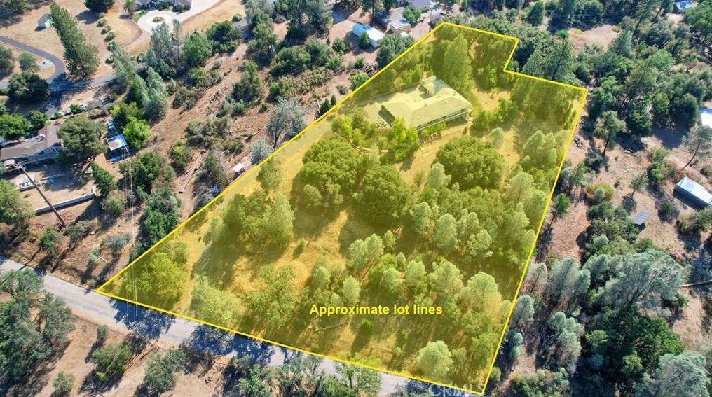 39210 Road 425b, Oakhurst CA  93644-8850 exterior