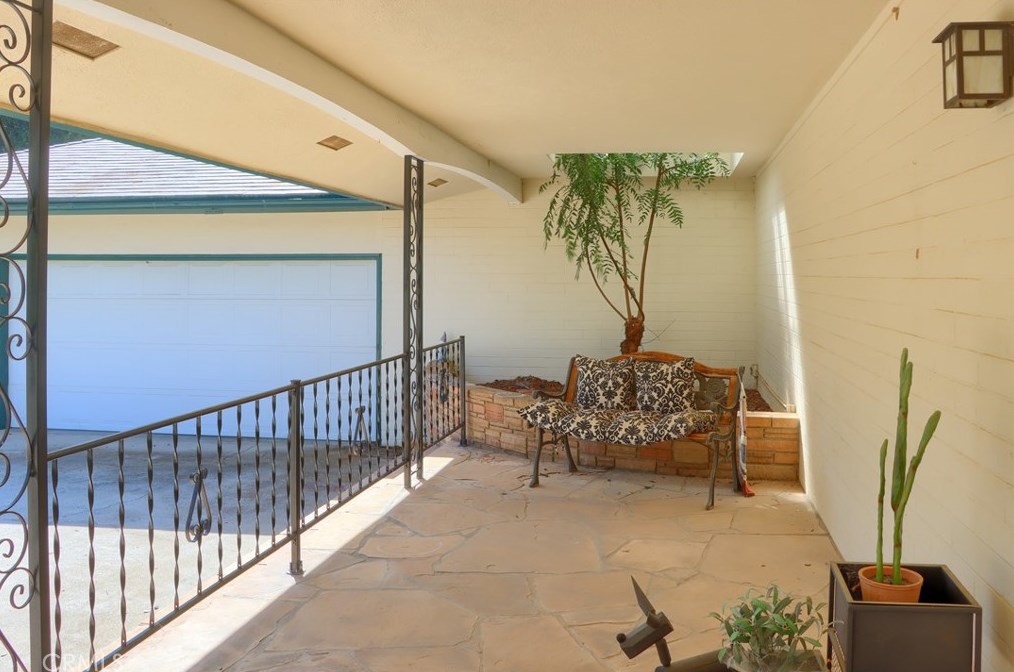 39210 Road 425b, Oakhurst CA  93644-8850 exterior