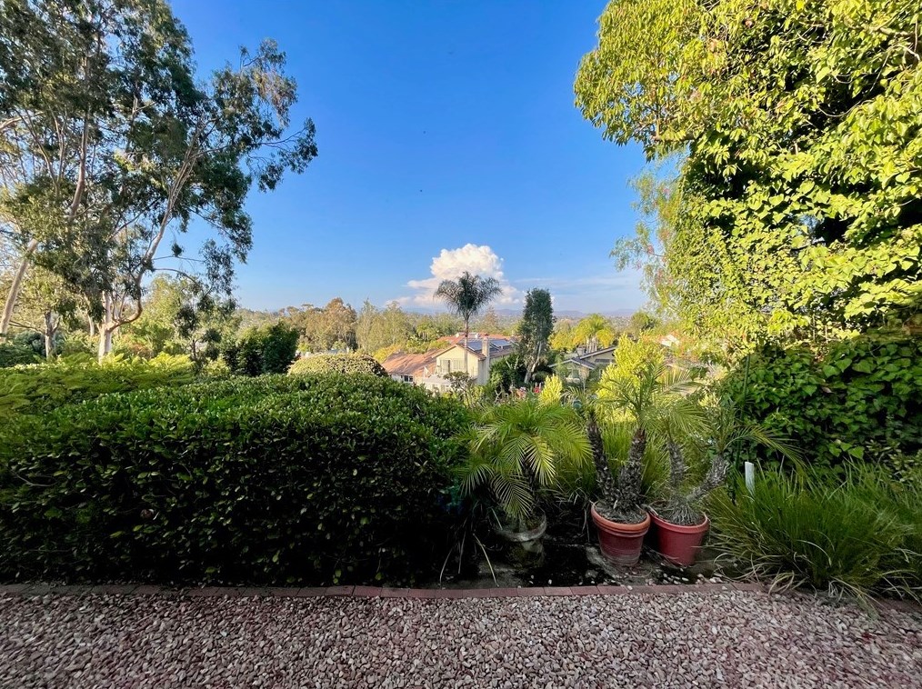 341 Calle Bonita, Escondido CA  92029-7947 exterior