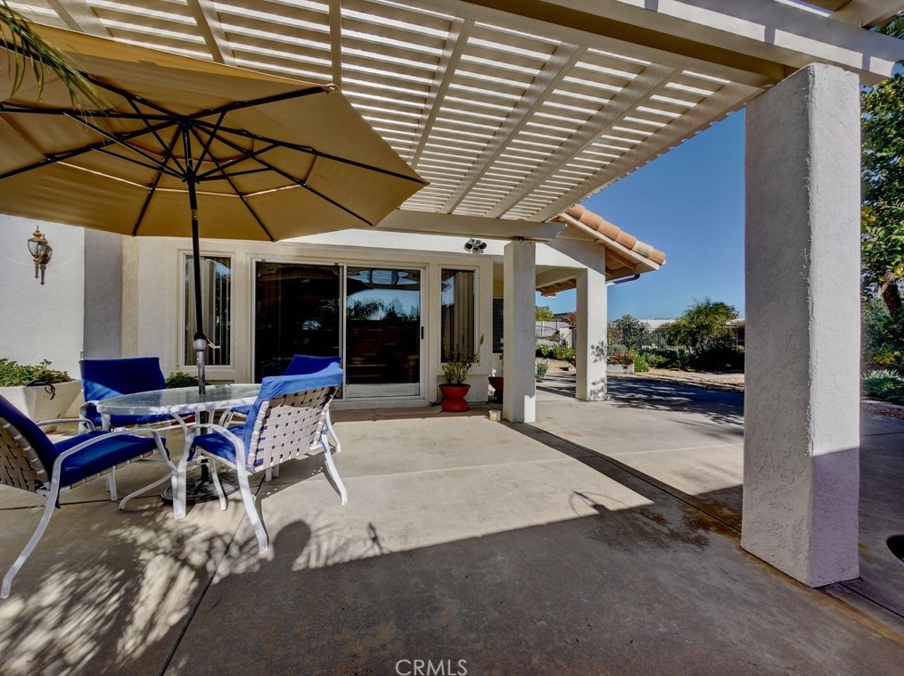 1109 Sea Larke Dr, Fallbrook CA  92028-4454 exterior