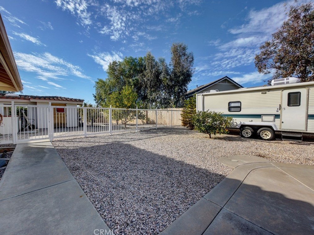 1109 Sea Larke Dr, Fallbrook CA  92028-4454 exterior