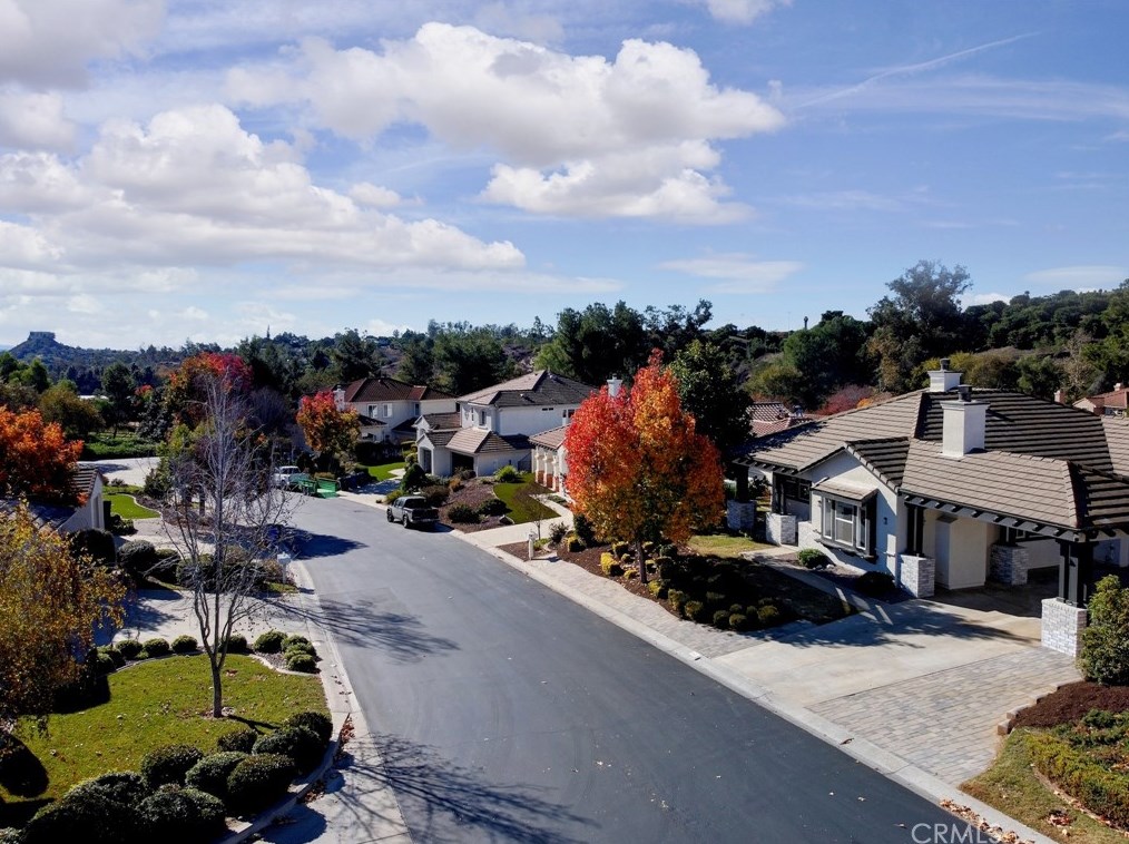 2143 Stone Castle, Fallbrook CA  92028-4490 exterior