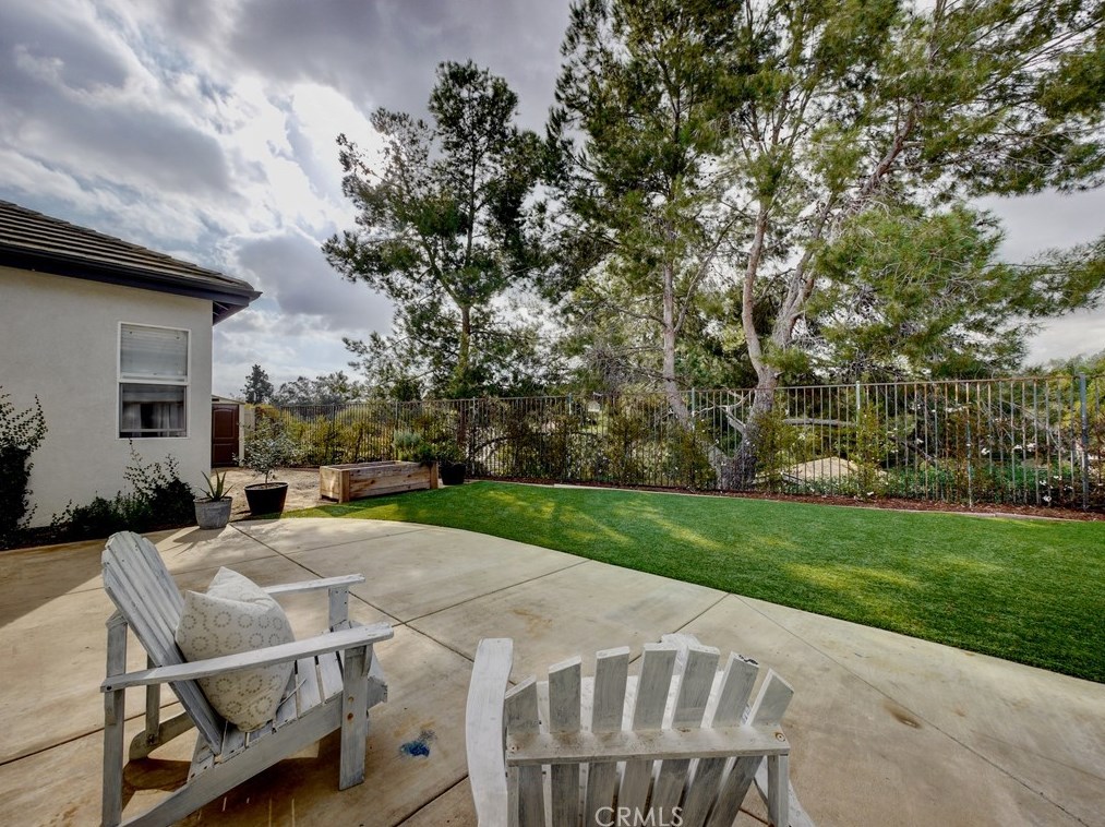 2143 Stone Castle, Fallbrook CA  92028-4490 exterior