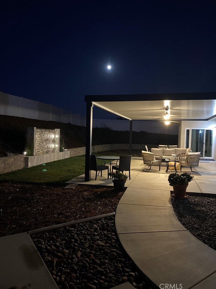 1412 Devin Dr, Fallbrook CA  92028-4271 exterior