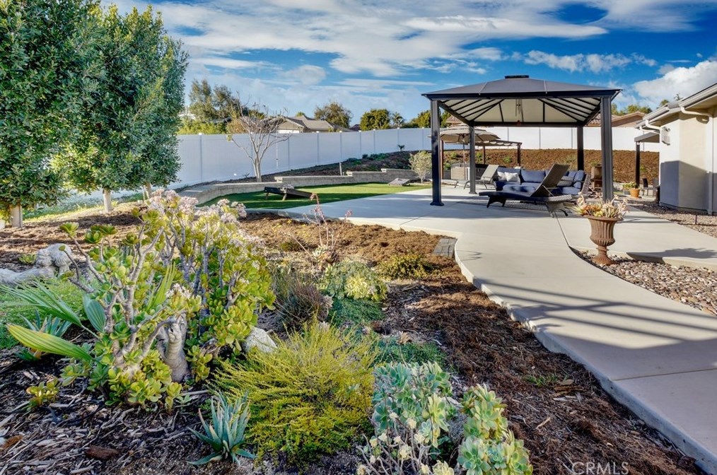 1412 Devin Dr, Fallbrook CA  92028-4271 exterior