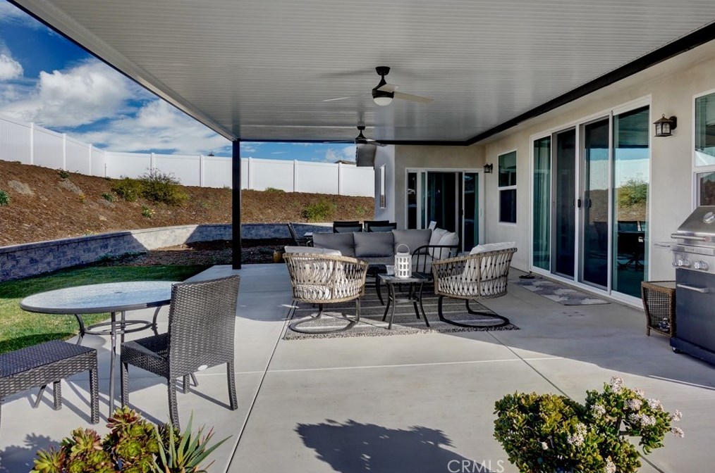 1412 Devin Dr, Fallbrook CA  92028-4271 exterior