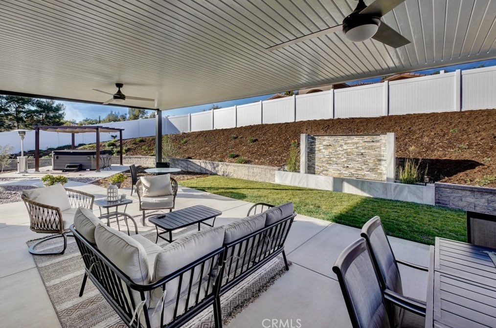 1412 Devin Dr, Fallbrook CA  92028-4271 exterior