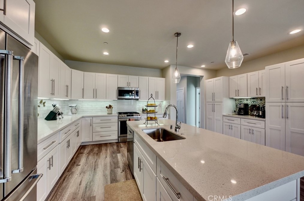 1412 Devin Dr, Fallbrook CA  92028-4271 exterior