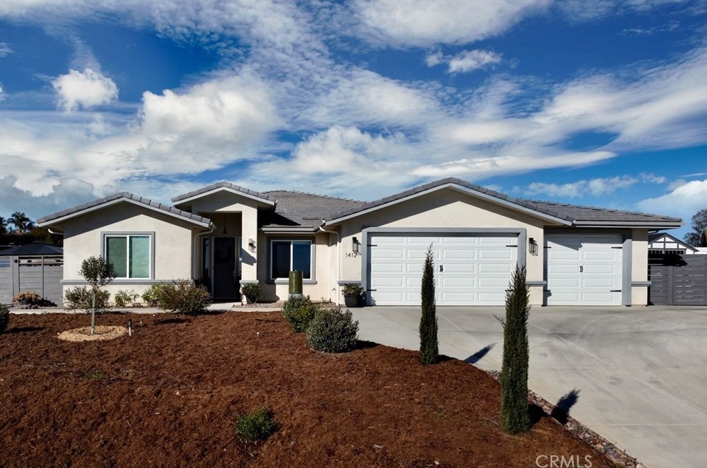 1412 Devin Dr, Fallbrook CA  92028-4271 exterior
