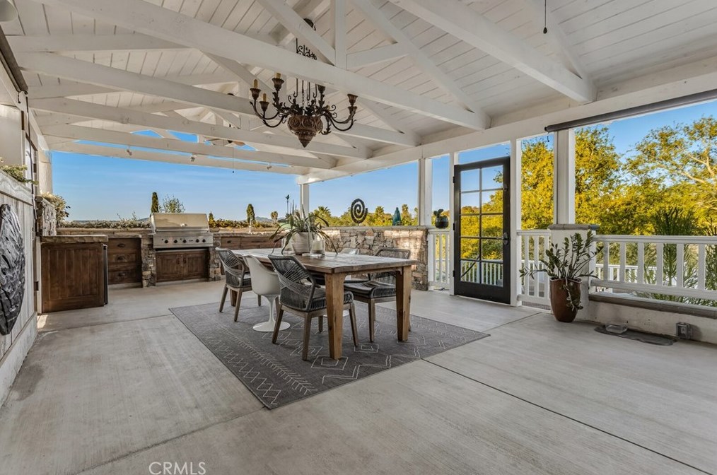 510 Rancho Camino, Fallbrook CA  92028-9093 exterior