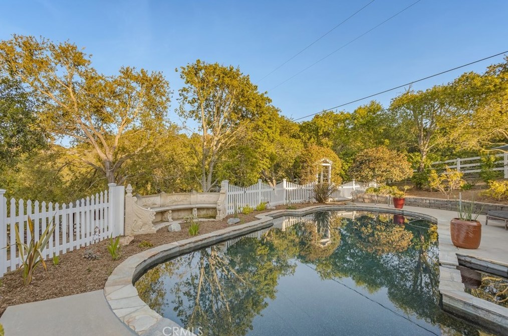 510 Rancho Camino, Fallbrook CA  92028-9093 exterior