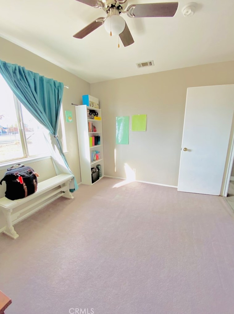 16715 Pawnee Rd, Apple Valley CA  92307-1802 exterior