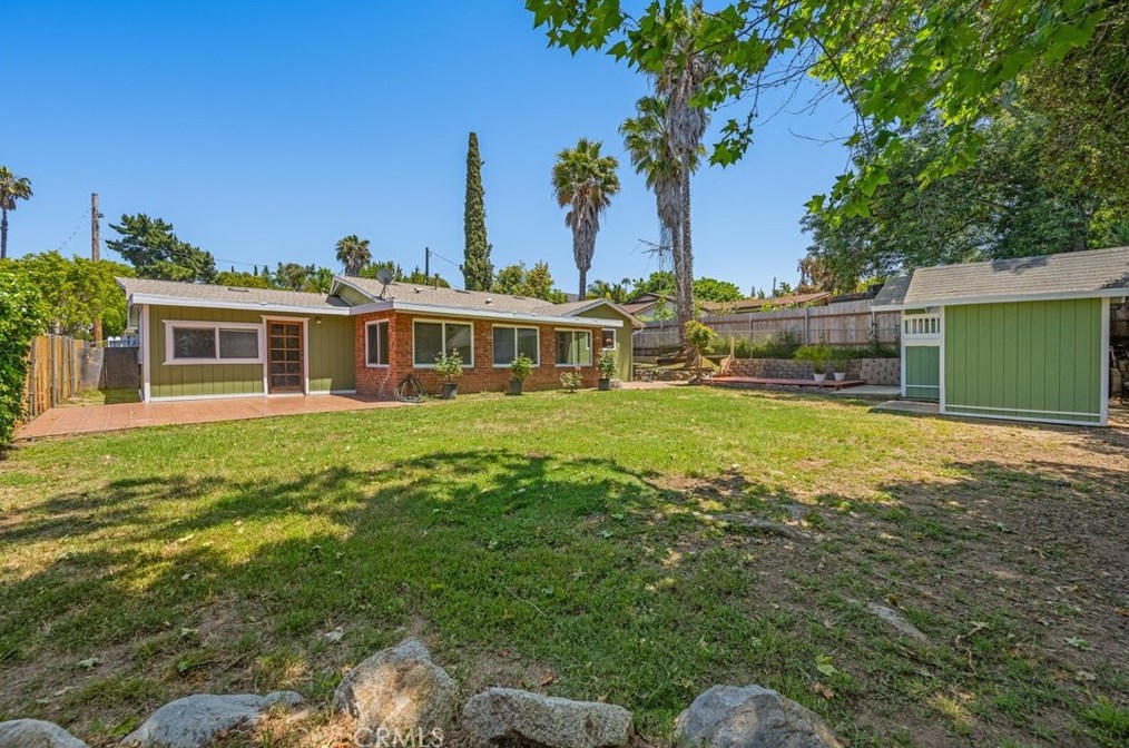 517 Potter St, Fallbrook CA 92028-3072 exterior